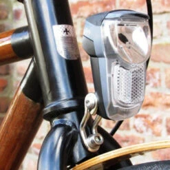 Busch-mueller Feu Sur Fourche Vélo Chargement USB IQ Eyro Busch And Muller 11 Busch-mueller Feu Sur Fourche Vélo Chargement USB IQ Eyro Busch And Muller -Magasin D'accessoires De Vélo feu sur fourche velo chargement usb iq eyro busch and muller full 4