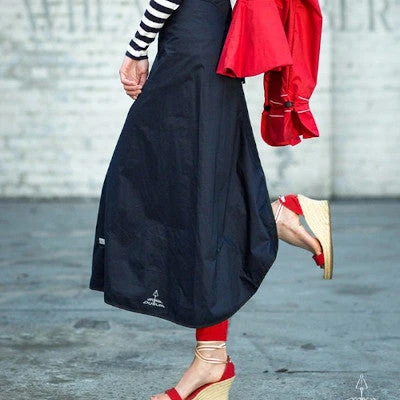 Jupe Imperméable De Vélo Pour Cycliste Femme Rainwrap - Navy 4 Jupe Imperméable De Vélo Pour Cycliste Femme Rainwrap - Navy – Image 2