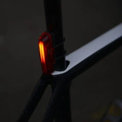 Phare Arrière Vélo Rechargeable USB Slimline Ultratorch Oxford -Magasin D'accessoires De Vélo phare arriere velo rechargeable usb slimline ultratorch oxford full 4