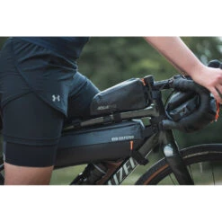 Sacoche De Cadre Pour Le Bikepacking 4L Aqua Evo Adventure Oxford -Magasin D'accessoires De Vélo sacoche cadre frame pack oxford 4L 10